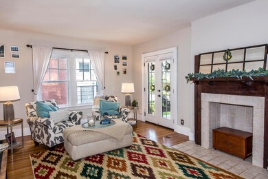 4 Living Room