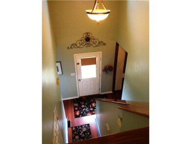 Entry/Foyer.