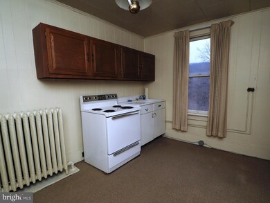 113 W Ridge St, Lansford, PA 18232 - photo 5