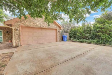 608 Auba Jane Cir, Cache, OK 73527 - photo 3