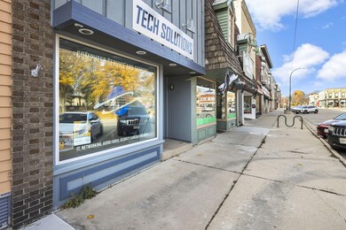 6-web-or-mls-134-e-lake-st