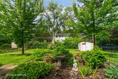 886 S Kent Ave, Elmhurst, IL 60126 - photo 2