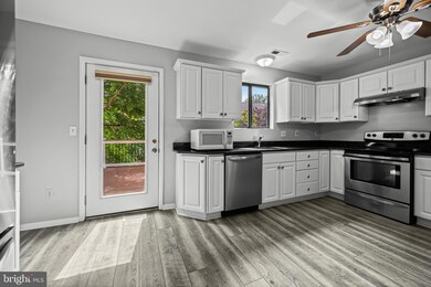 11 Gloucester Ct, Reisterstown, MD 21136 - photo 6