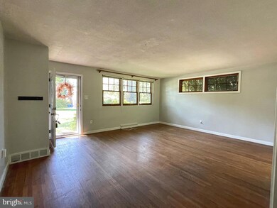 15 E Golf Club Ln, Paoli, PA 19301 - photo 2