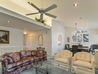 007-Living_Room-5401622-medium4x3