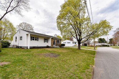 27 Montcalm Rd, Warwick, RI 02889 - photo 2