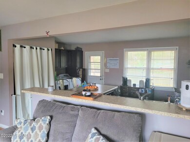 411 Maple St, Jacksonville, NC 28540 - photo 4