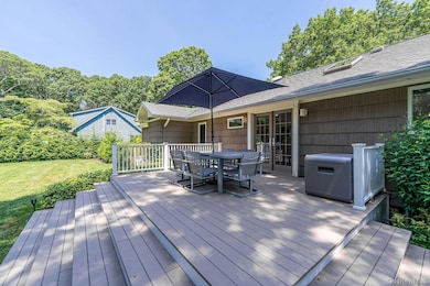 Deck with outdoor dining area