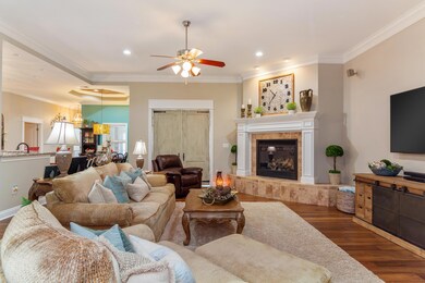 5967 Linene Dr-05