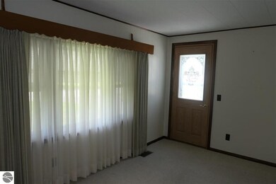 8123 S Garlock Rd, Carson City, MI 48811 - photo 7