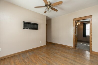 713 Wilson Avenue Dr SW, Cedar Rapids, IA 52404 - photo 5