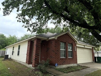 8947 Clearbourne Ln, Houston, TX 77075 - photo 2