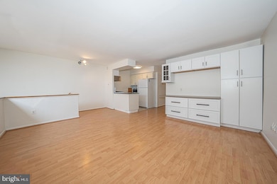 765 N Ringgold St unit B, Philadelphia, PA 19130 - photo 2