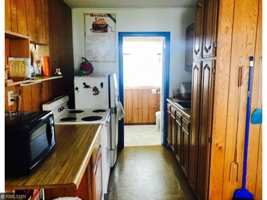 Alley Kitchen with ample cupboard space