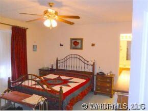 13 Countryside Dr, Hendersonville, NC 28792 - photo 7