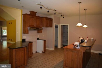 303 Lindman Dr, Chambersburg, PA 17202 - photo 3