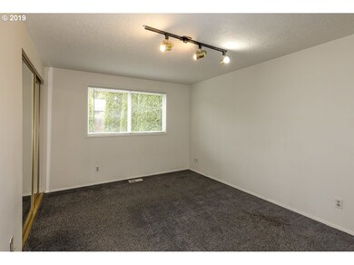 Bedroom, Primary