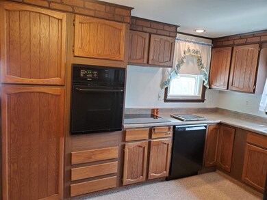 209 N Posey St, Windfall, IN 46076 - photo 4