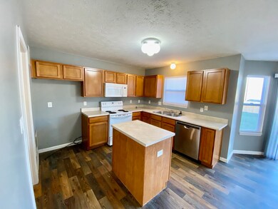 2621 Camelot Way, Greenwood, IN 46143 - photo 6