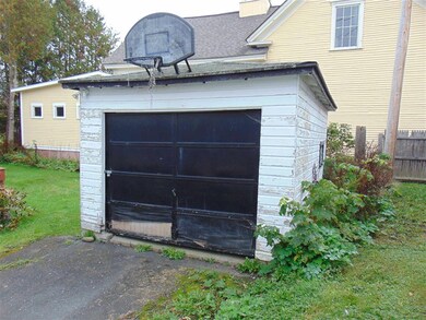 202 Spring St, Saint Johnsbury, VT 05819 - photo 6