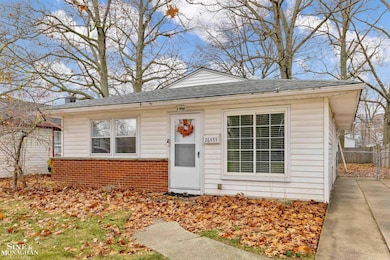 26435 Tawas St, Madison Heights, MI 48071 - photo 2