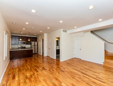 1722 N Artesian Ave unit 2R, Chicago, IL 60647 - photo 4