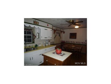 Eat-in kitchen