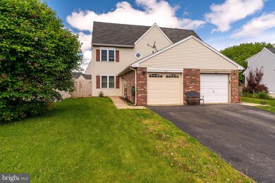 212 Adams Dr, Womelsdorf, PA 19567 - photo 3