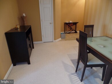 11306 Westbrook Mill Ln unit 302, Fairfax, VA 22030 - photo 2