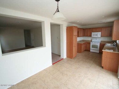 023-354637 eating area view