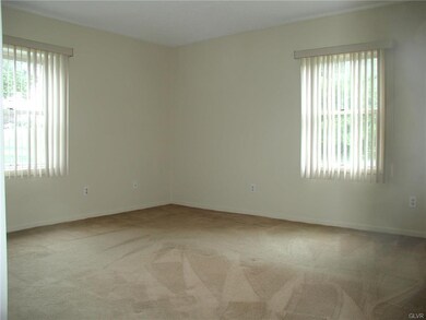 2677 Rolling Green Dr, Macungie, PA 18062 - photo 6