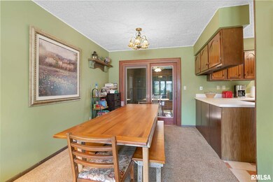 2503 W 60th Place, Davenport, IA 52806 - photo 4