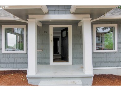 25 NE Farragut St, Portland, OR 97211 - photo 2