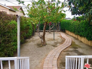 823 W 131st St, Compton, CA 90222 - photo 5