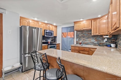 57 Concord Cir, Wethersfield, CT 06109 - photo 4