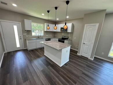 428 Sabine Ave, Cleburne, TX 76031 - photo 3