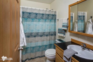 Bathroom_DMD_7444-SMALL