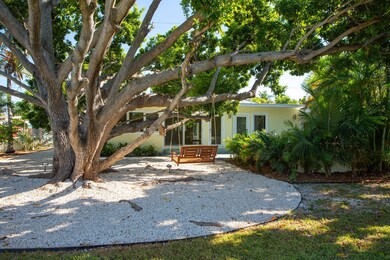 3749 Duck Ave Key West FL-large-028-30-0