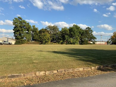 210 High St, Eufaula, OK 74432 - photo 2