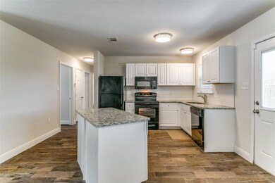 1002 Shawnee Trace, Grand Prairie, TX 75051 - photo 3