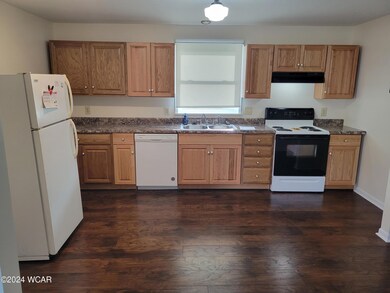 569 N Johnson St, Ada, OH 45810 - photo 3