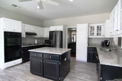 11227 Hunters Path, Helotes, TX 78023 - photo 6