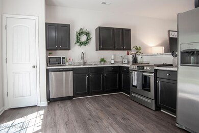 302 Kenan Loop, Jacksonville, NC 28546 - photo 6