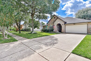 1712 Valero St, Friendswood, TX 77546 - photo 4
