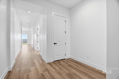 2208 N Kenora Ave, Star, ID 83669 - photo 4