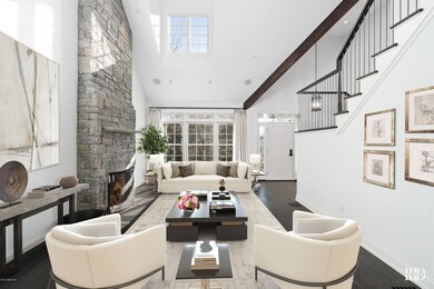 340 Valley Road_5_LivingRoom_13