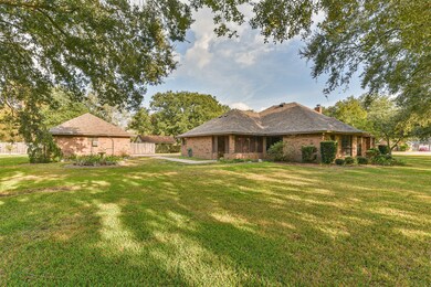 618 Sun Park Dr, Friendswood, TX 77546 - photo 4