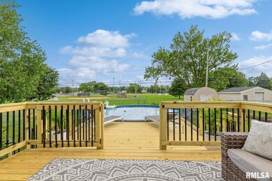 1903 W 36th St, Davenport, IA 52806 - photo 5