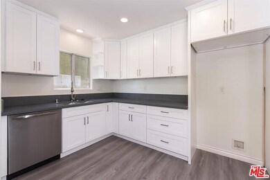 14352 Raven St, Sylmar, CA 91342 - photo 2