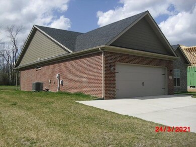 128 Whispering Pines Dr, Frankfort, KY 40601 - photo 2